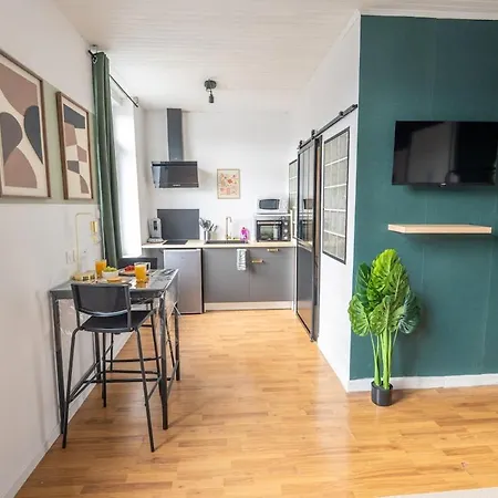 Apartment Le Prestigieux - Proximite Immediate Gare I Tramway I Netflix I Ideal Etudiant, Salarie - Elegant & Confort *