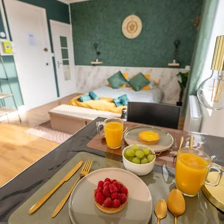 Le Prestigieux - Proximite Immediate Gare I Tramway I Netflix I Ideal Etudiant, Salarie - Elegant & Confort Apartment *