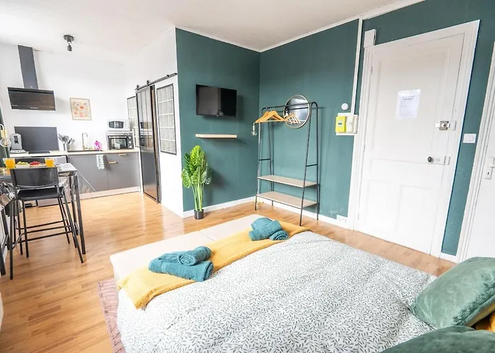 Le Prestigieux - Proximité Immédiate Gare I Tramway I Netflix I Idéal étudiant, Salarié - élégant&confort Appartement *